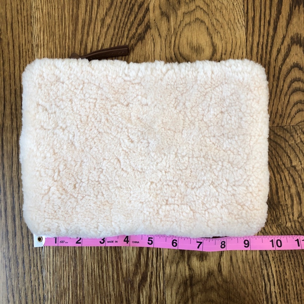 COPY - UGG sheepskin zip pouch